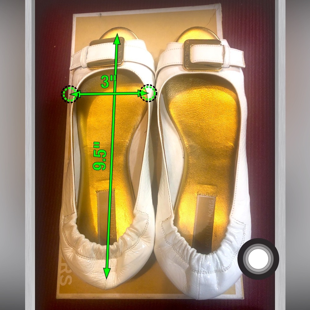 Preowned MICHAEL KORS peep toes flats. White. Size 7M. Made in Italy.
